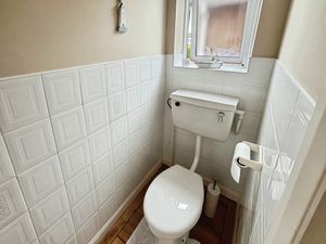 Guest wc- click for photo gallery
